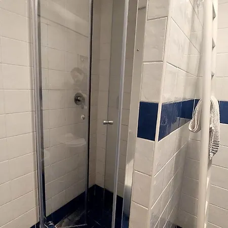 The Spanish At شقة